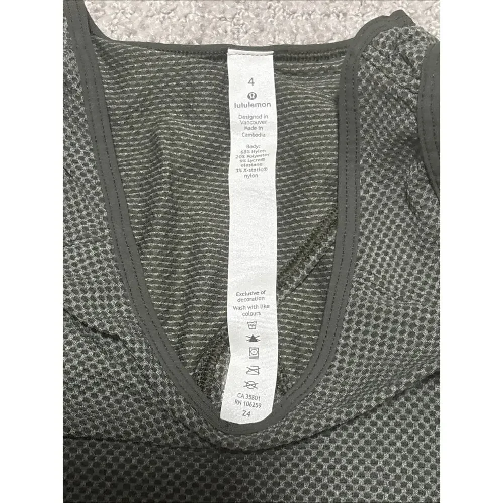 Lululemon Open Up Tank Olive Green textured breathable mesh fabric Size 4 NWOT